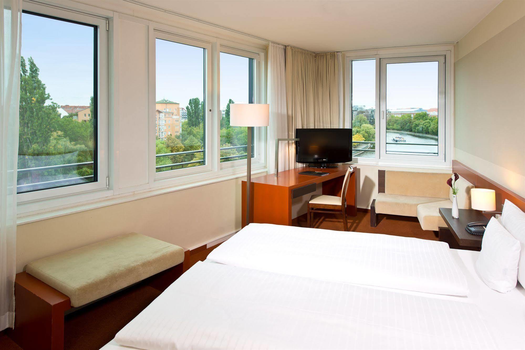 Adrema Hotel Берлин Экстерьер фото