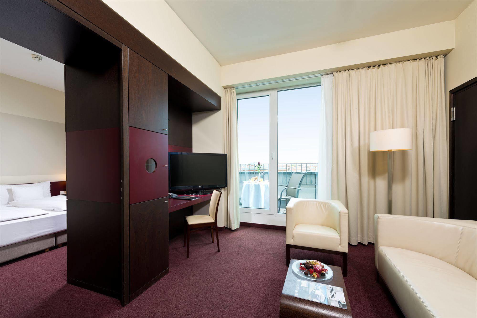 Adrema Hotel Берлин Экстерьер фото